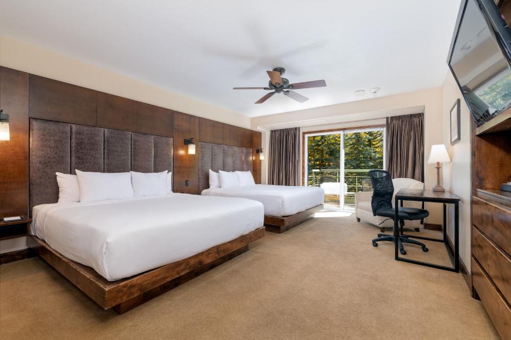 King Room with Two King Beds interior